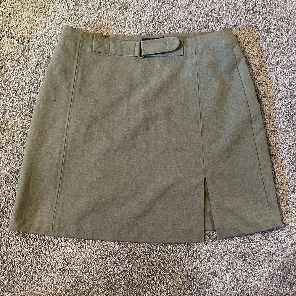 Gorgeous Mini skirt with a slit